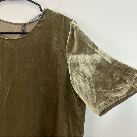 Vince Velvet Tee in Ragweed (Green/Grey) Silk Blend Short Sleeve Size Medium - Picture 5 of 13